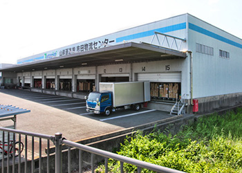 山岸運送株式会社 吉田物流センター